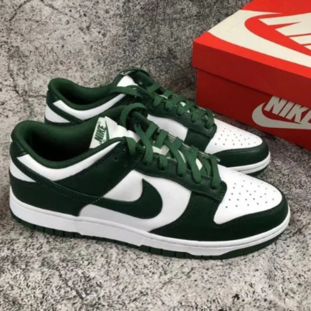 Nike Dunk Low Sneakers
